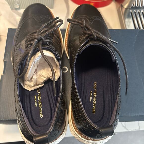 COLE HAAN - Grandevolution Leather Brogues - Men’s size 10.5 - Picture 4 of 9